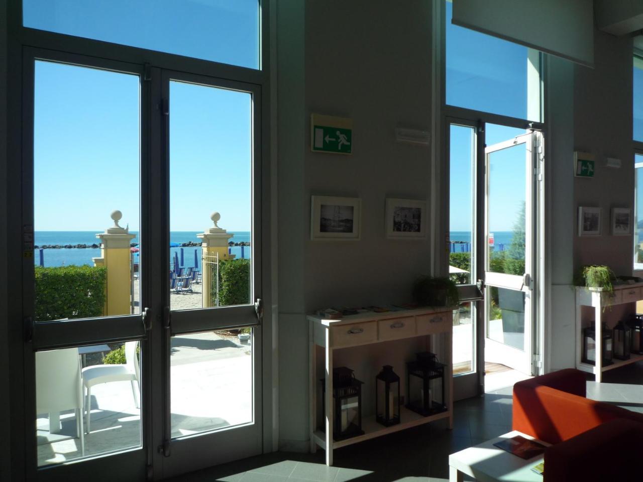 Casa F.A.C.I Hotel Марина ди Маса Екстериор снимка