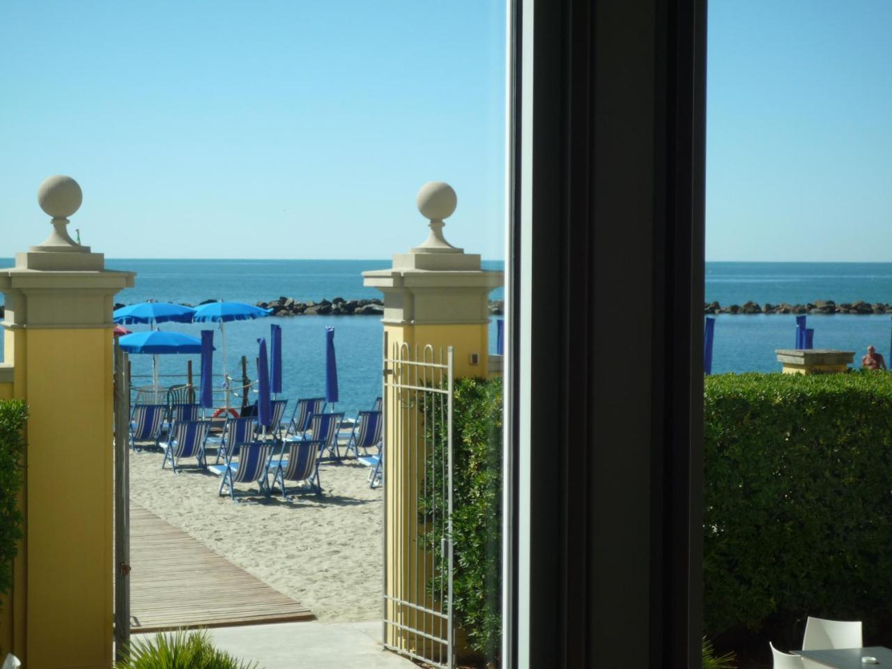 Casa F.A.C.I Hotel Марина ди Маса Екстериор снимка