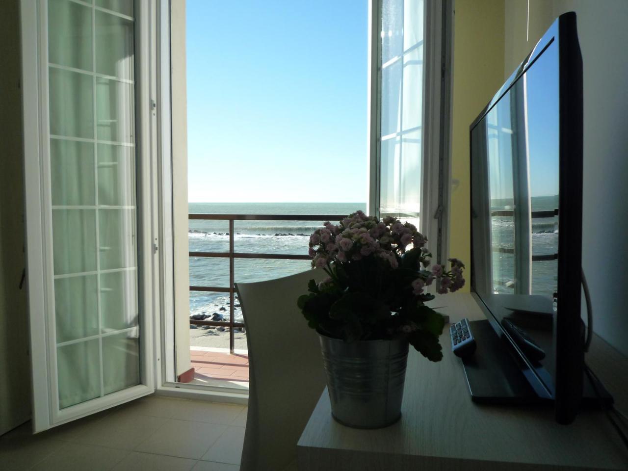 Casa F.A.C.I Hotel Марина ди Маса Екстериор снимка
